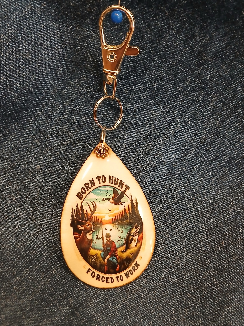 Born to Hunt Teardrop Keychain - Outdoor Scene